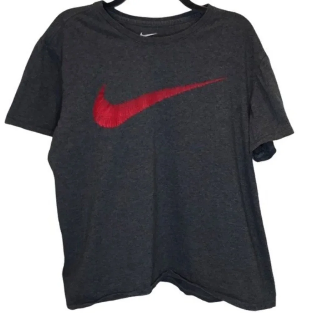 Nike Swoosh T-shirt sz XL - Picture 1 of 4